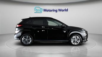 Hyundai KONA PREMIUM