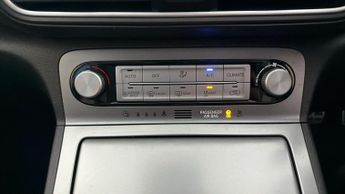 Hyundai KONA PREMIUM SE