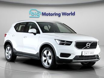 Volvo XC40 T3 MOMENTUM