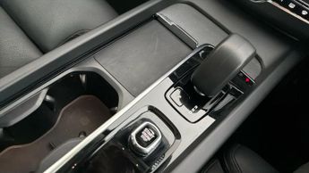 Volvo XC60 B4 PLUS AWD