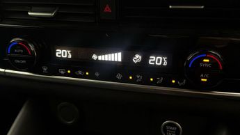 Nissan Qashqai DIG-T N-CONNECTA DCT