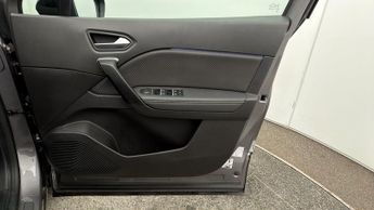 Renault Captur E-TECH ENGINEERED