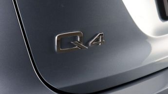 Audi Q4 e-tron S LINE