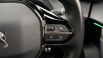 Peugeot E-2008 GT