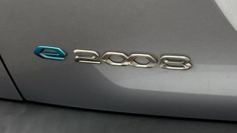 Peugeot E-2008 GT