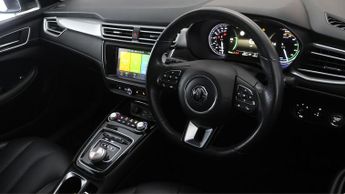 MG MG5 EXCLUSIVE