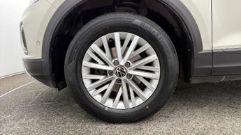 Volkswagen T-Roc LIFE TSI DSG