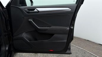 Volkswagen T-Roc LIFE TSI DSG