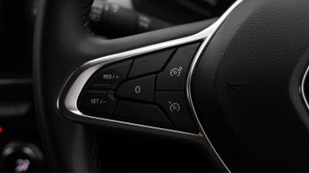 Renault Captur TECHNO E-TECH