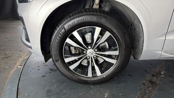 Volvo XC60 RECHARGE T6 CORE AWD
