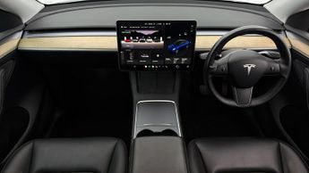 Tesla Model Y LONG RANGE AWD