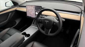 Tesla Model Y LONG RANGE AWD