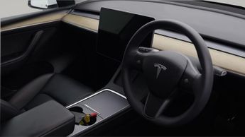 Tesla Model Y LONG RANGE AWD