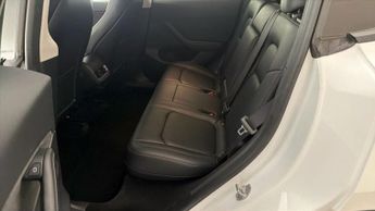Tesla Model Y BASE