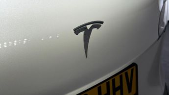 Tesla Model Y BASE