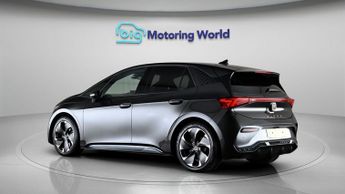 CUPRA Born V2
