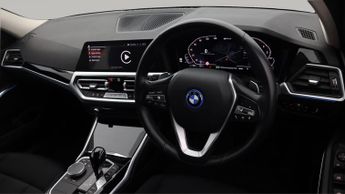 BMW 3 Series 330E SE PRO