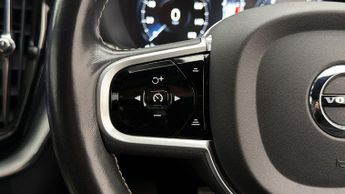 Volvo XC60 B4 R-DESIGN AWD