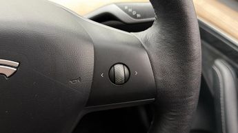 Tesla Model 3 MODEL 3
