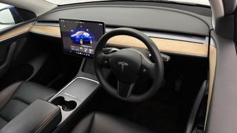 Tesla Model Y LONG RANGE AWD