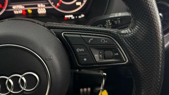 Audi Q2 TFSI S LINE