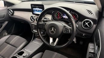 Mercedes-Benz GLA GLA 180 URBAN EDITION