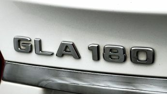 Mercedes-Benz GLA GLA 180 URBAN EDITION