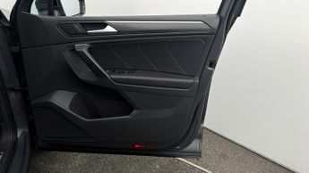 Volkswagen Tiguan R-LINE TSI DSG