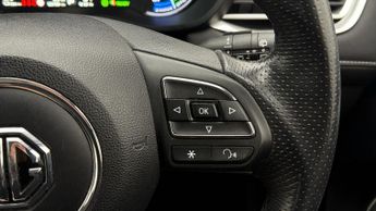 MG MG5 EXCLUSIVE