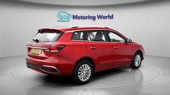 MG MG5 EXCLUSIVE