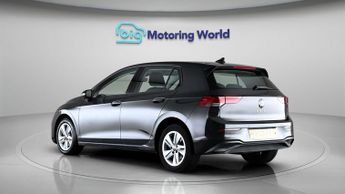 Volkswagen Golf LIFE TDI DSG
