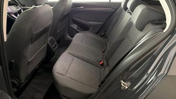 Volkswagen Golf LIFE TDI DSG