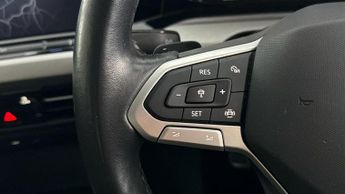 Volkswagen Golf LIFE TDI DSG