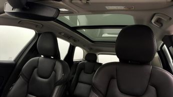 Volvo XC60 RECHARGE T6 PLUS AWD