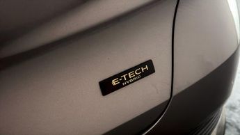 Renault Captur TECHNO E-TECH