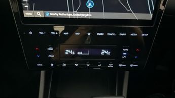 Hyundai TUCSON T-GDI SE CONNECT DCT