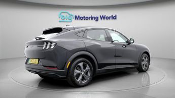 Ford Mustang Mach-E BASE