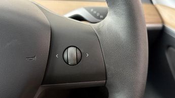 Tesla Model 3 LONG RANGE