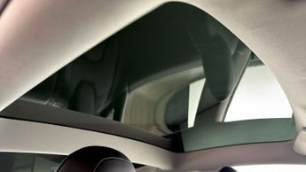 Tesla Model 3 LONG RANGE