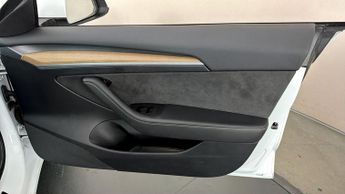 Tesla Model 3 LONG RANGE