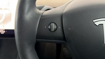 Tesla Model Y BASE