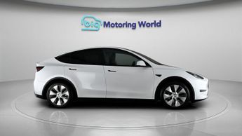 Tesla Model Y BASE