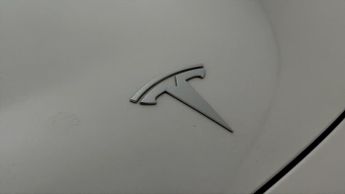 Tesla Model Y BASE