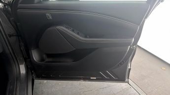 Ford Mustang Mach-E SELECT