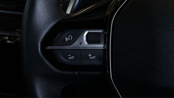 Peugeot 2008 PURETECH EAT8 S/S ALLURE