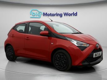 Toyota AYGO VVT-I X-PLAY X-SHIFT TSS