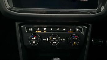 Volkswagen Tiguan R-LINE TECH TSI 4MOTION DSG