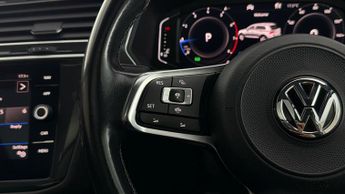 Volkswagen Tiguan R-LINE TECH TSI 4MOTION DSG