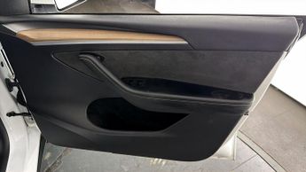 Tesla Model Y BASE