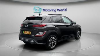Hyundai KONA PREMIUM